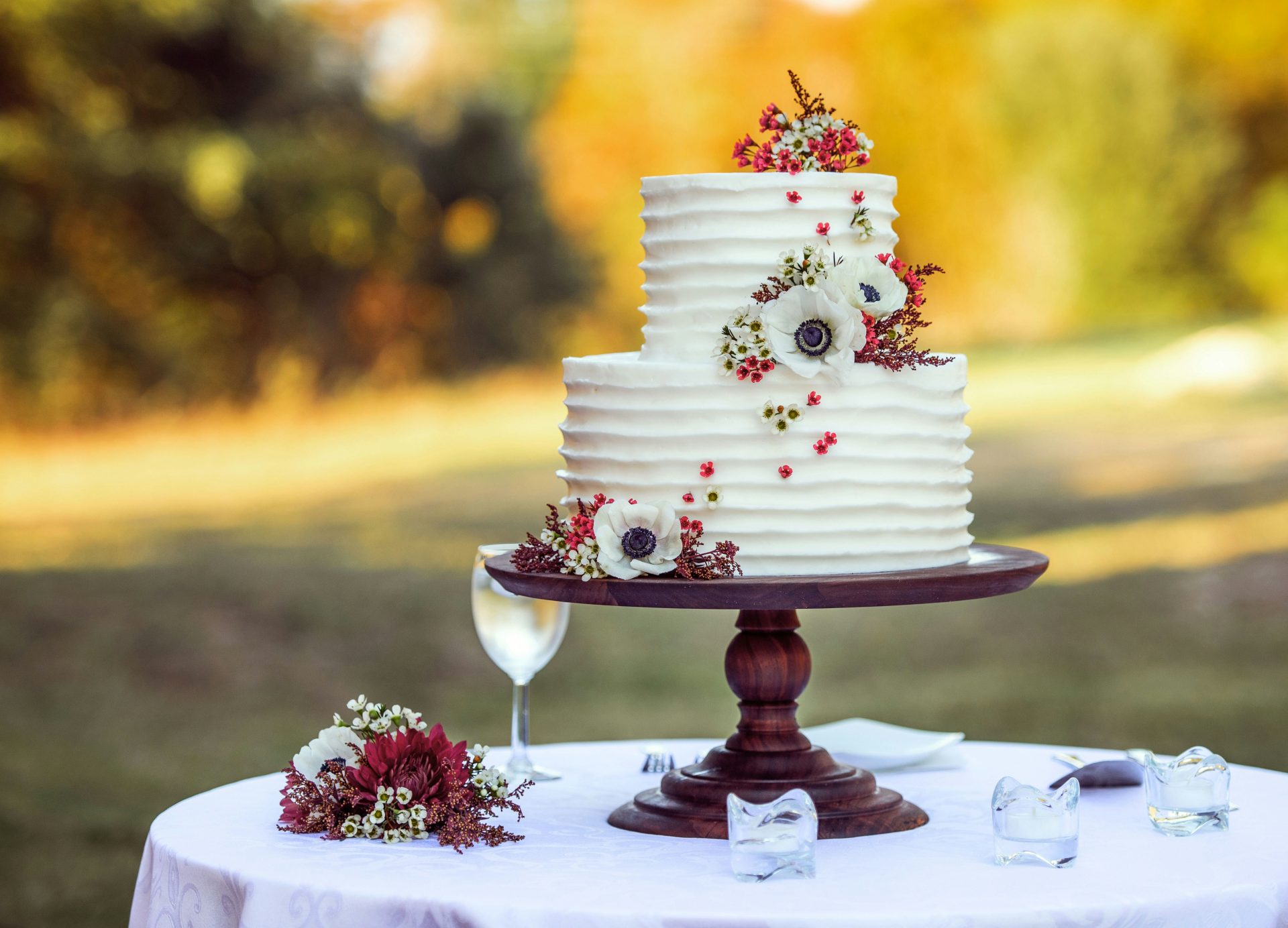 Die Hochzeitstorte ist oft der süße Höhepunkt jeder Hochzeitsfeier im Augustiner am Wörthsee.