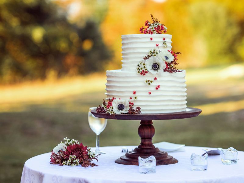 Die Hochzeitstorte ist oft der süße Höhepunkt jeder Hochzeitsfeier im Augustiner am Wörthsee.